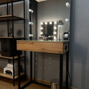 гримёрный стол