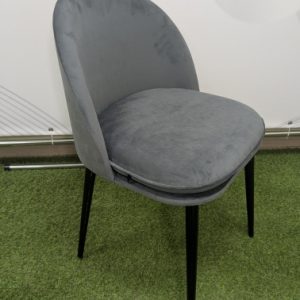 Стул Альта на ногах