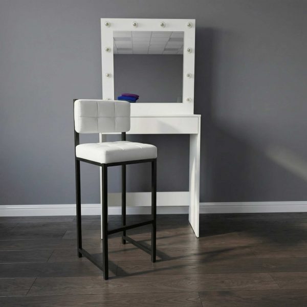 Гримерный стол с зеркалом и подсветкой