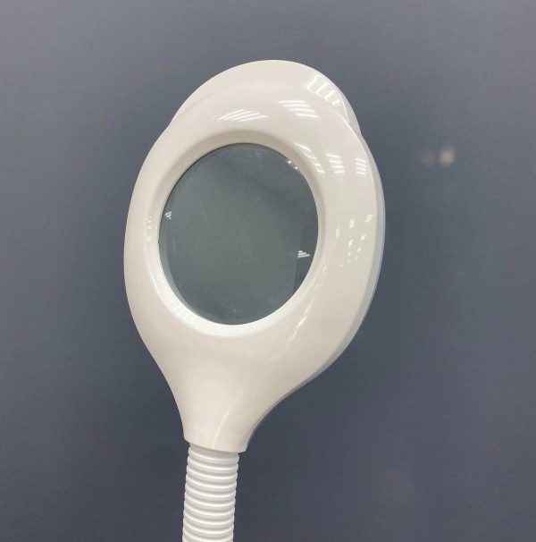 Лампа-лупа “Эксперт” с увеличенным диаметром линзы