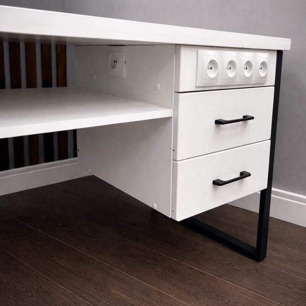 Маникюрный стол -Levitas-