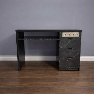 Маникюрный стол -Прага-