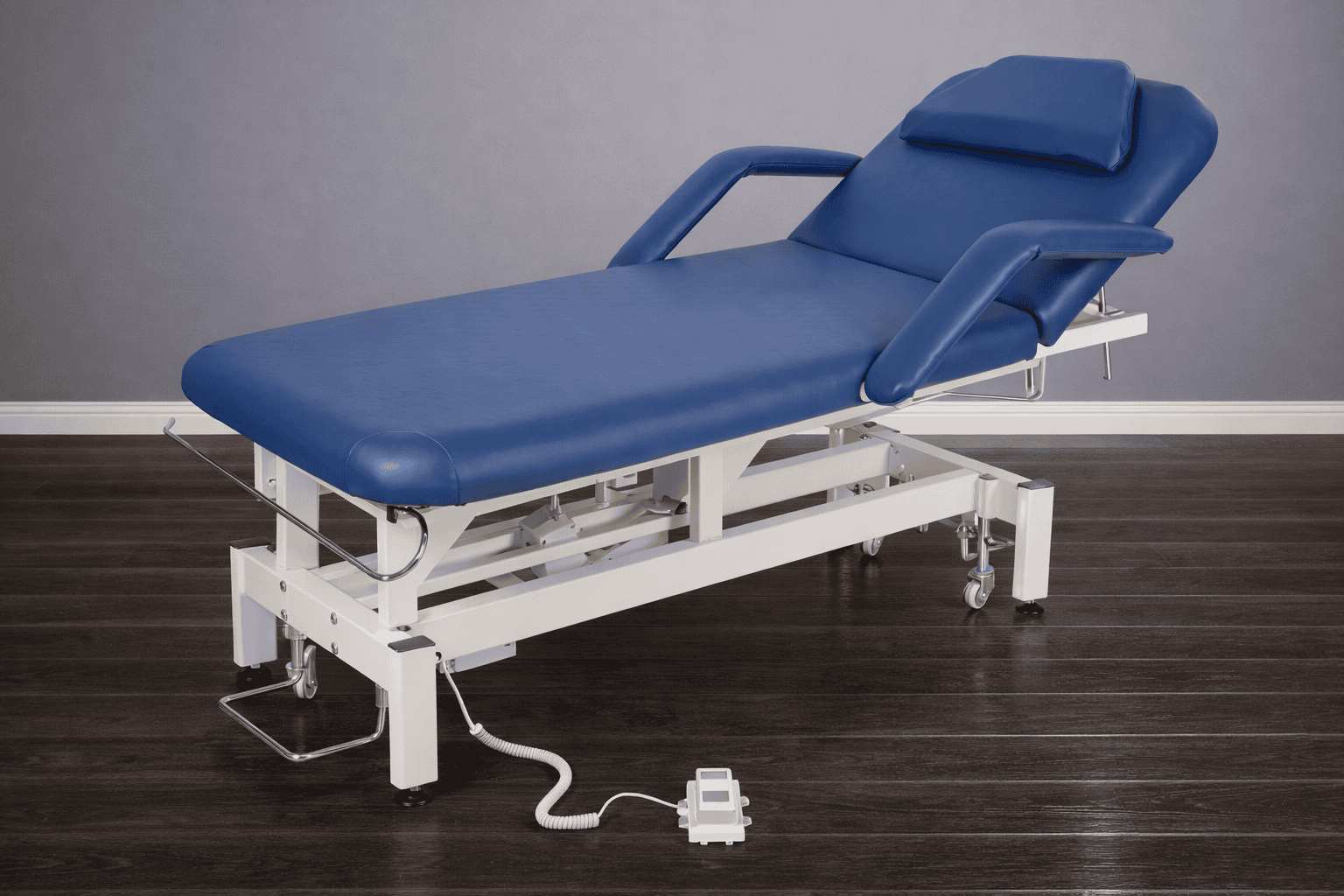 Медицинская кровать с электроприводом MMKM-1