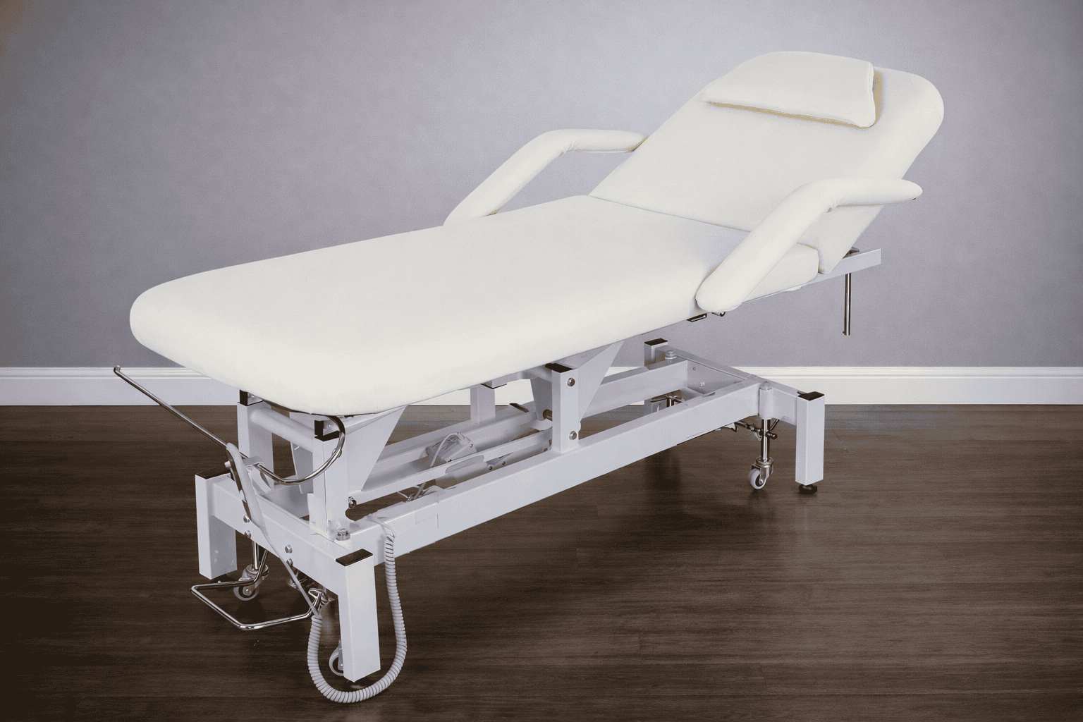 Медицинская кровать с электроприводом MMKM-1