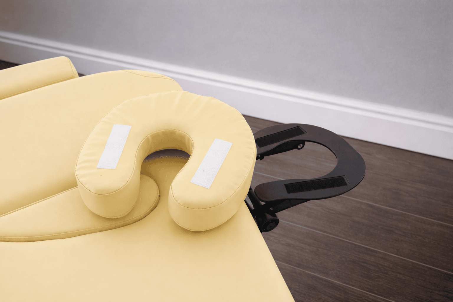 Стационарный массажный стол деревянный FIX-MT2