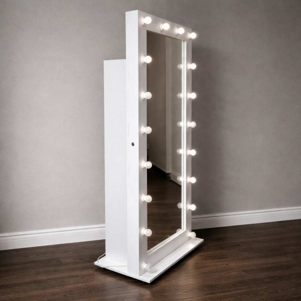 Зеркало напольное со скрытыми полками